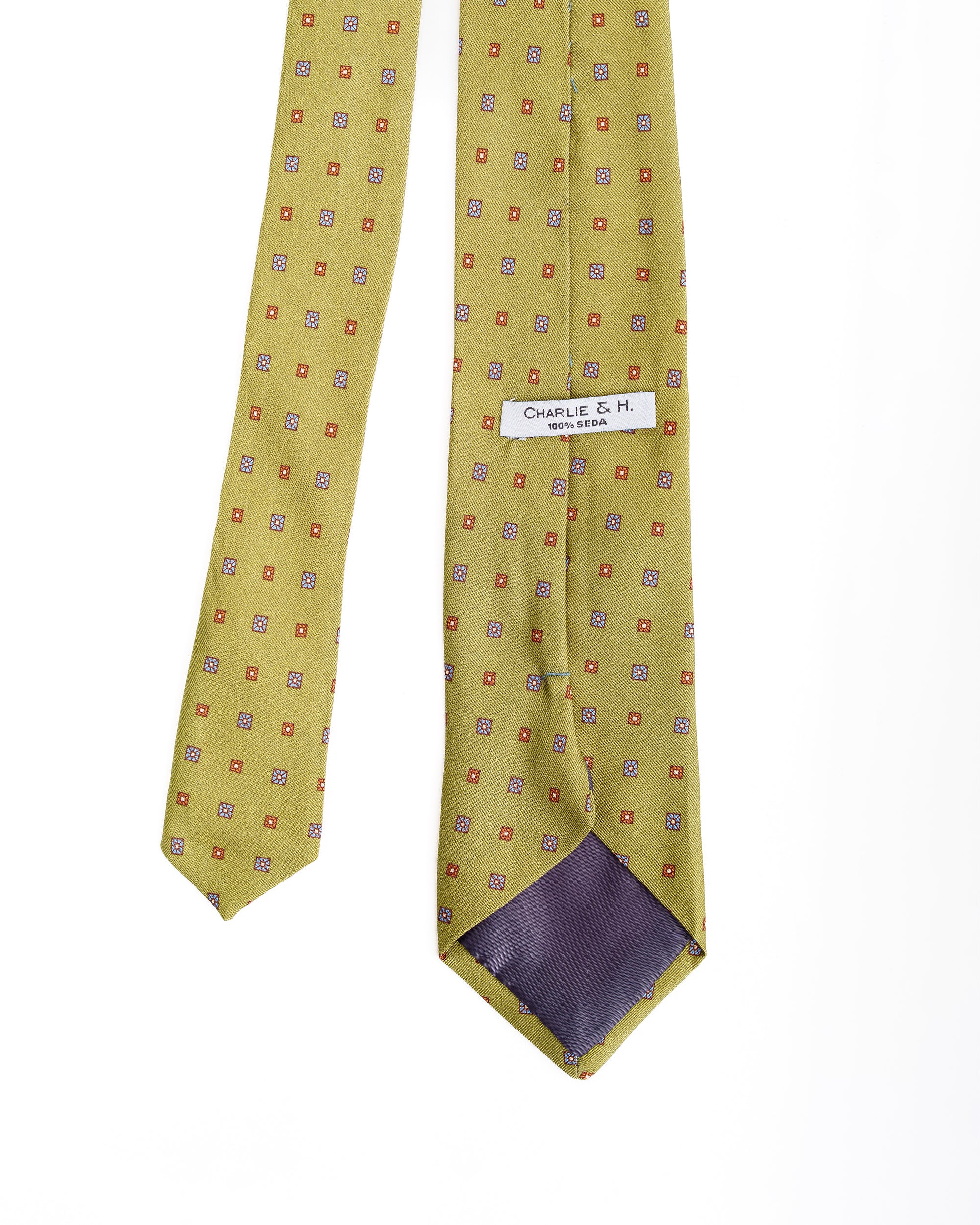 Red Alice fantasy tie