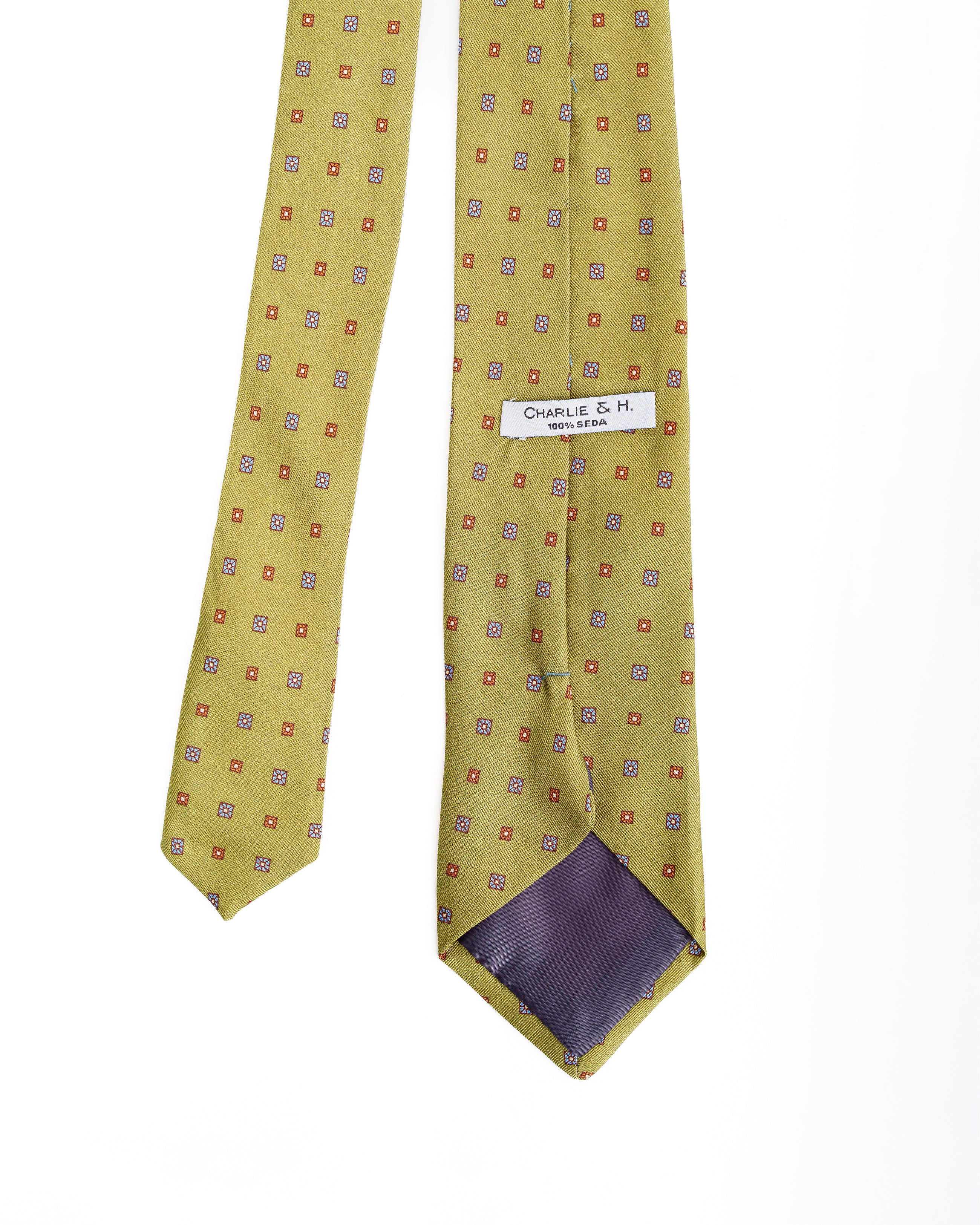 Red Alice fantasy tie